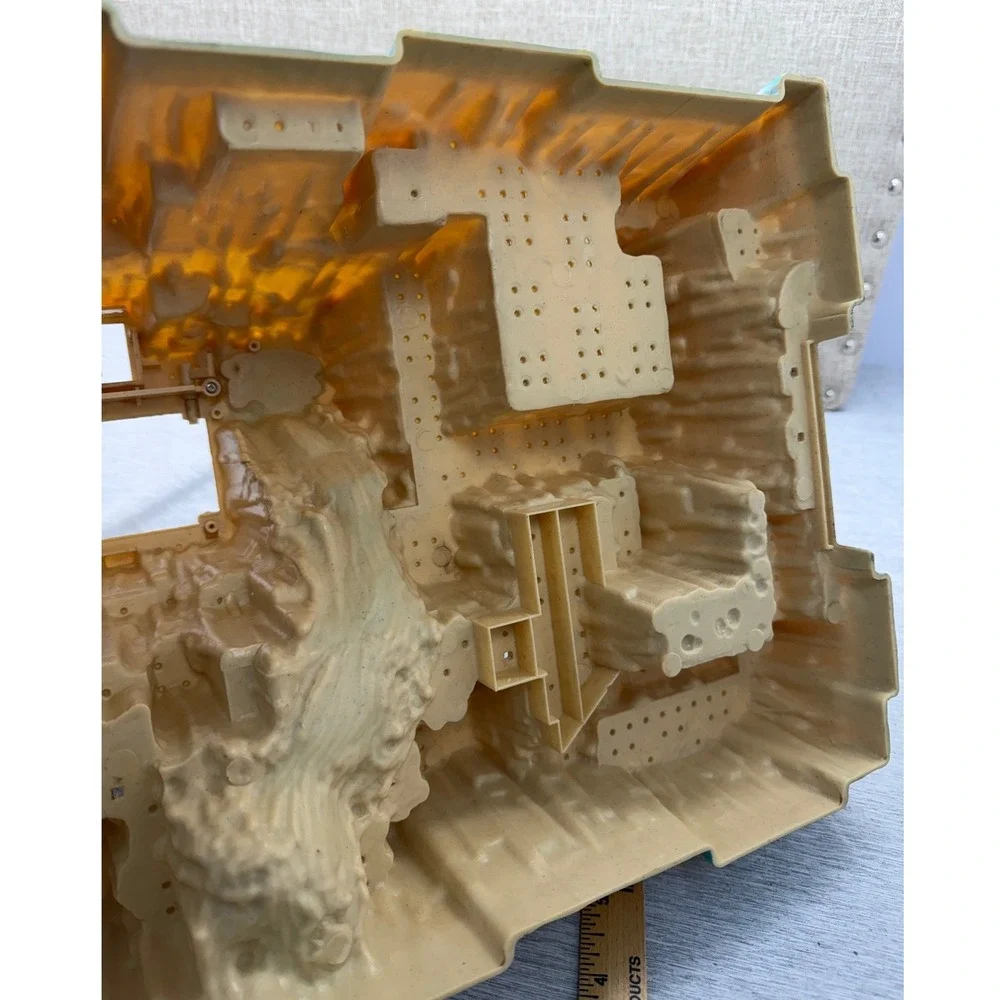 Mega Bloks Vintage Pyrates Treasure Mountain Baseplate Waterfall Tan Large